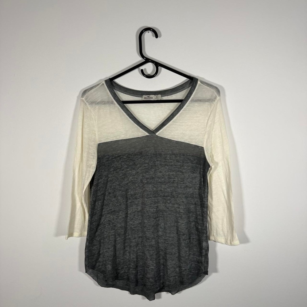 hollister v neck top